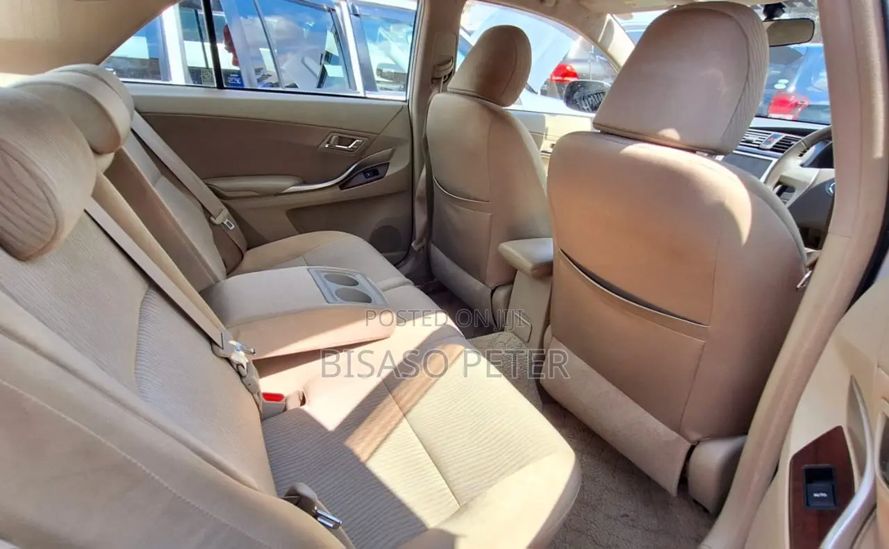 Toyota Premio 1.8 AWD 2011 Silver