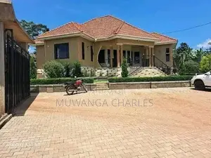 4bdrm Bungalow in Fs Properties Ltd, Kira for sale