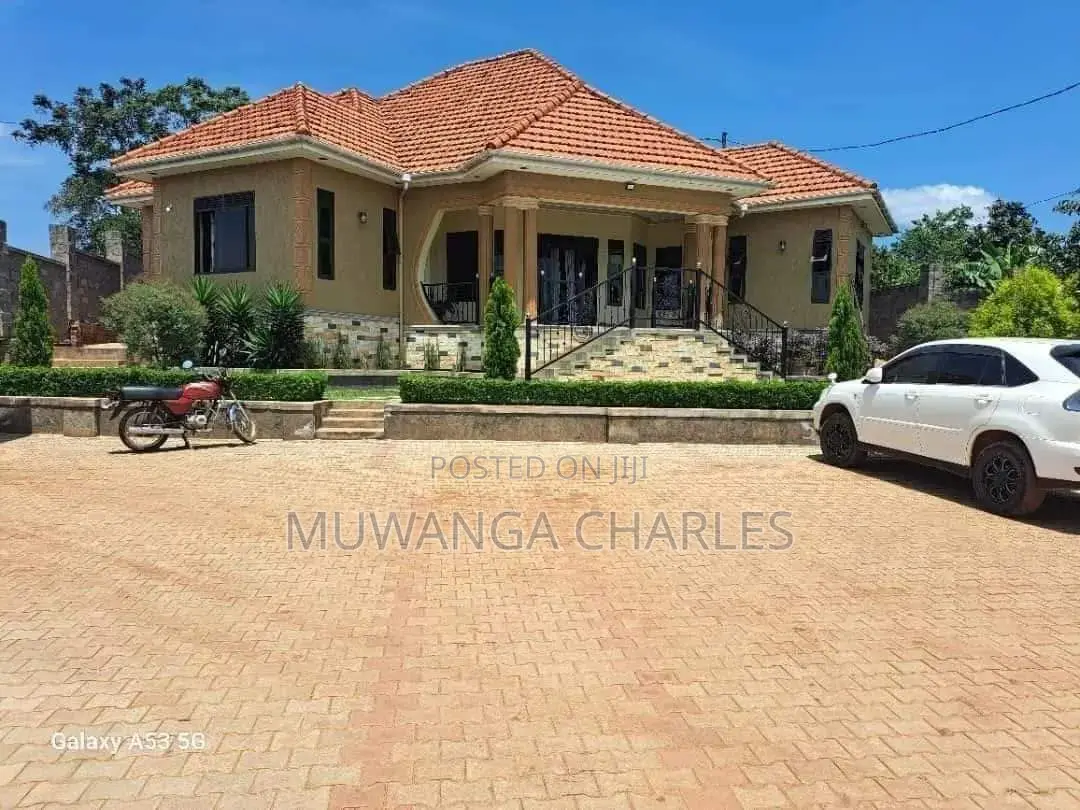 4bdrm Bungalow in Fs Properties Ltd, Kira for sale
