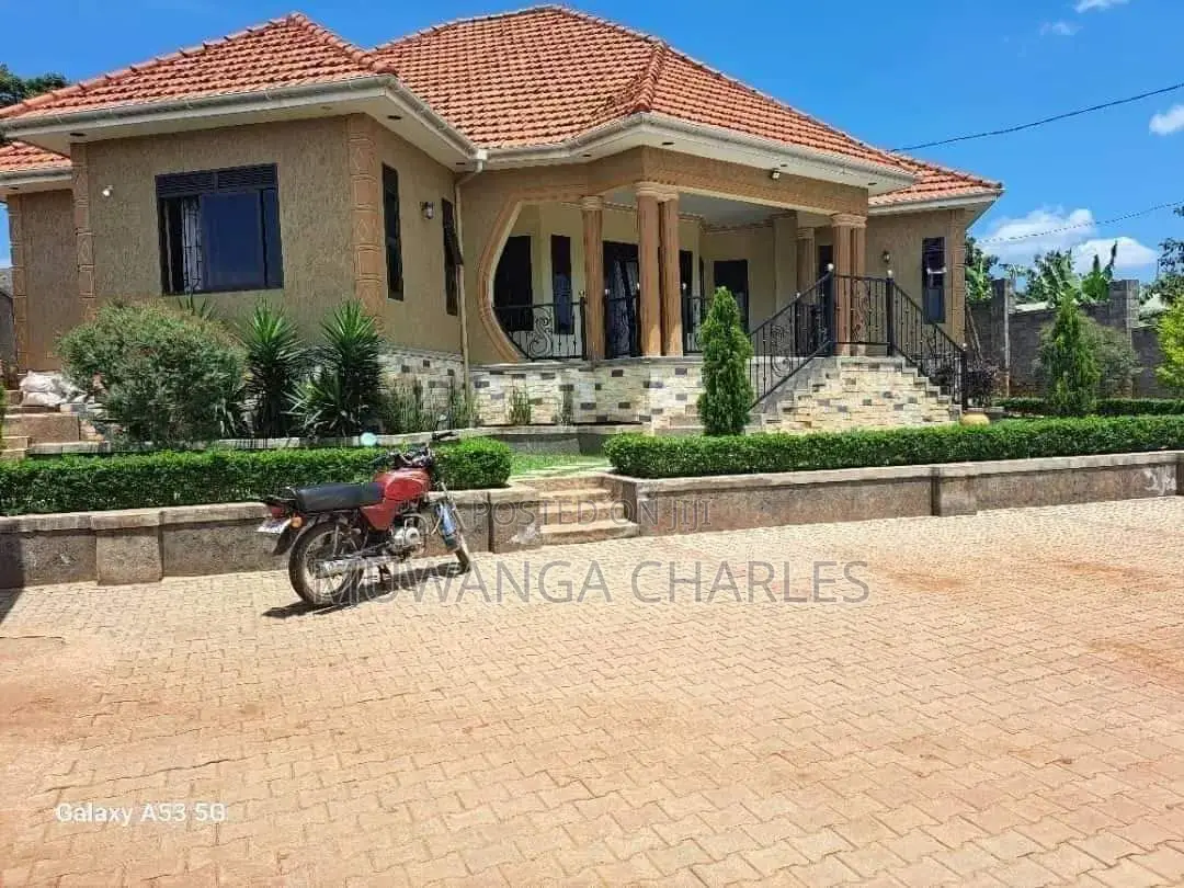 4bdrm Bungalow in Fs Properties Ltd, Kira for sale