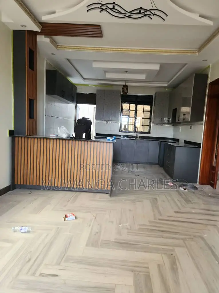 5bdrm Duplex in Fs Properties Ltd, Division A for sale