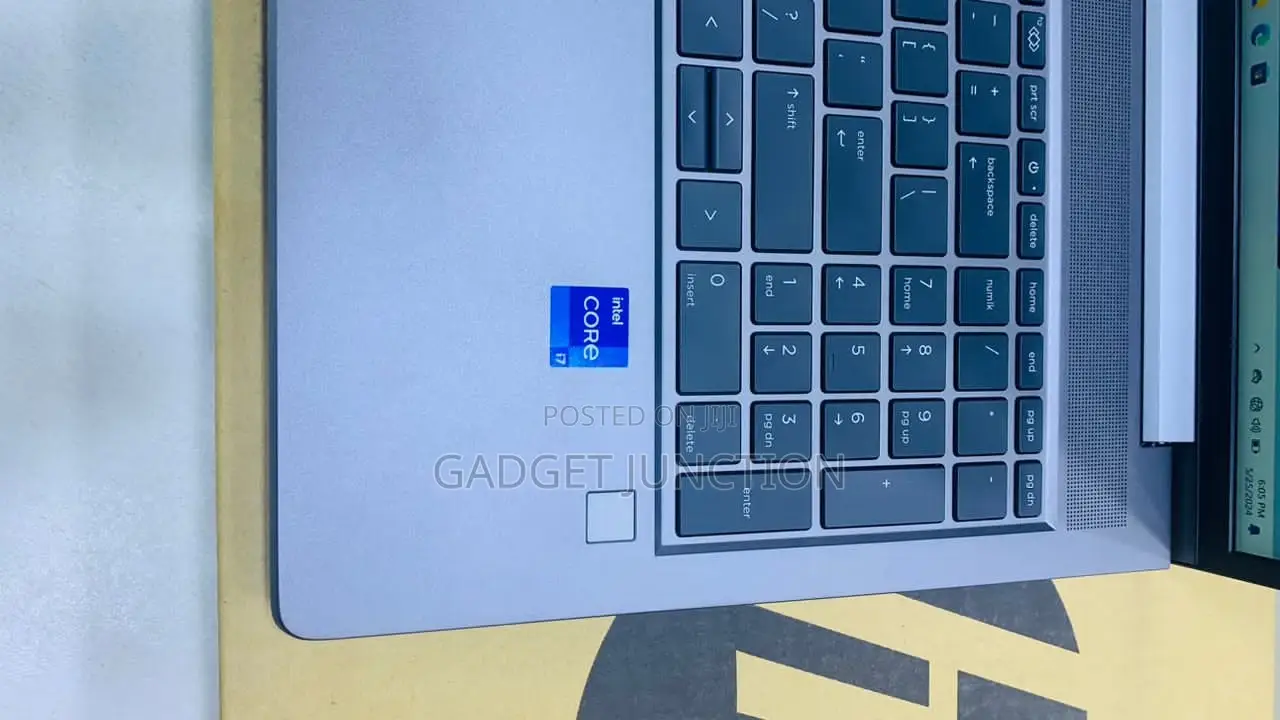New Laptop HP ZBook Firefly 16inch G9 16GB Intel Core I7 SSD 1T