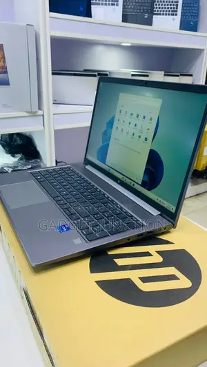 New Laptop HP ZBook Firefly 16inch G9 16GB Intel Core I7 SSD 1T