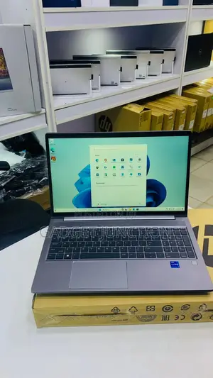 New Laptop HP ZBook Firefly 16inch G9 16GB Intel Core I7 SSD 1T