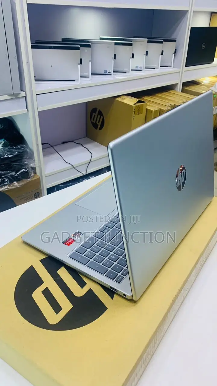 New Laptop HP 15S 8GB AMD Ryzen 3 SSD 512GB
