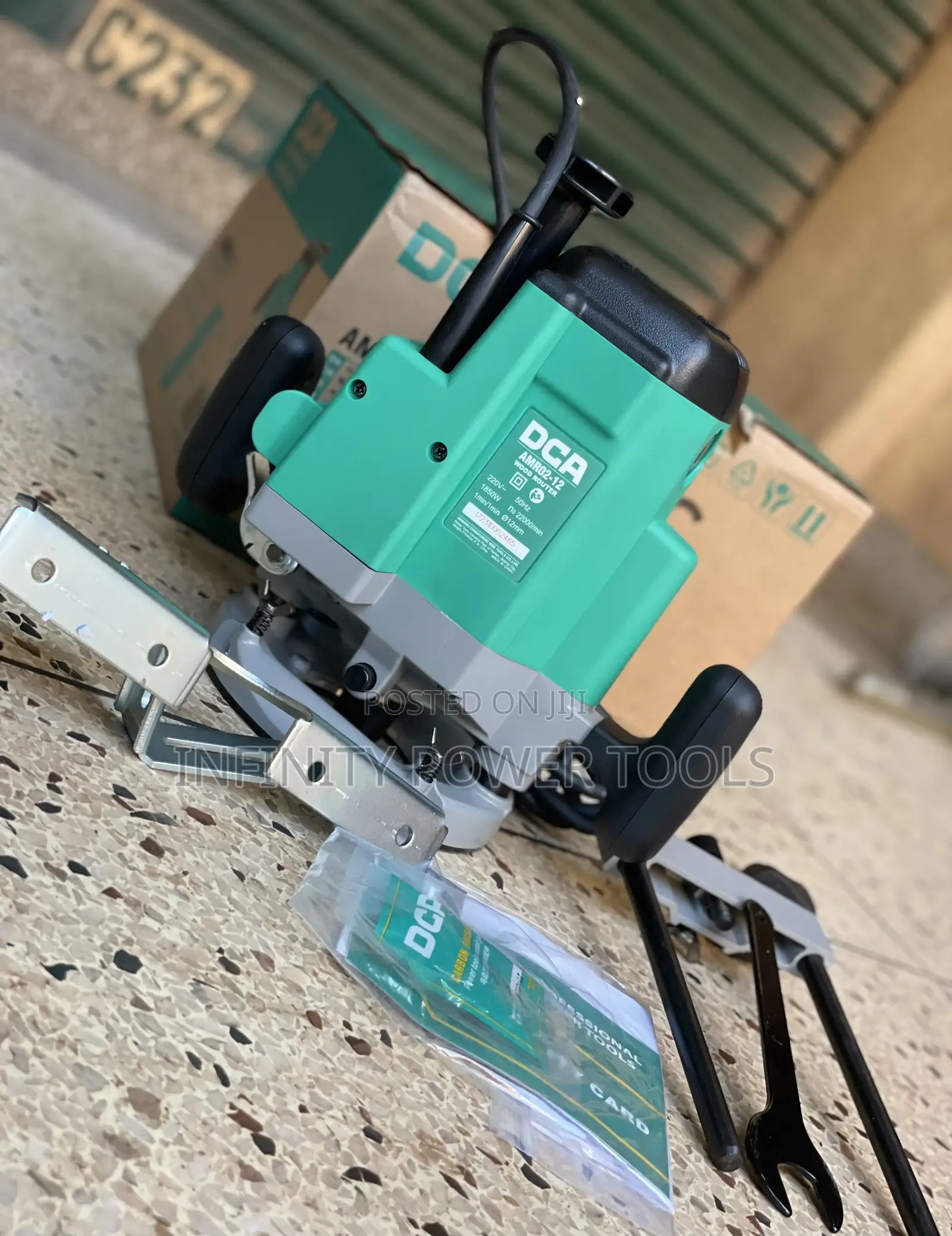Wood Router DCA AMR02-12