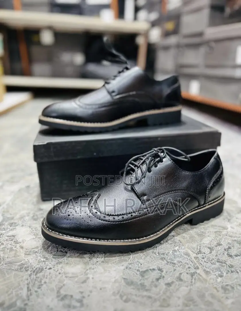 Classic Men’S Black Oxfords