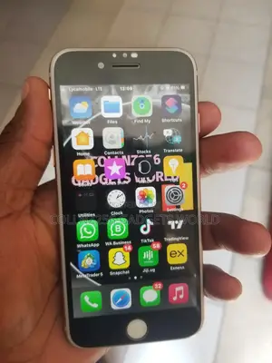 Photo - New Apple iPhone 8 256 GB Gold
