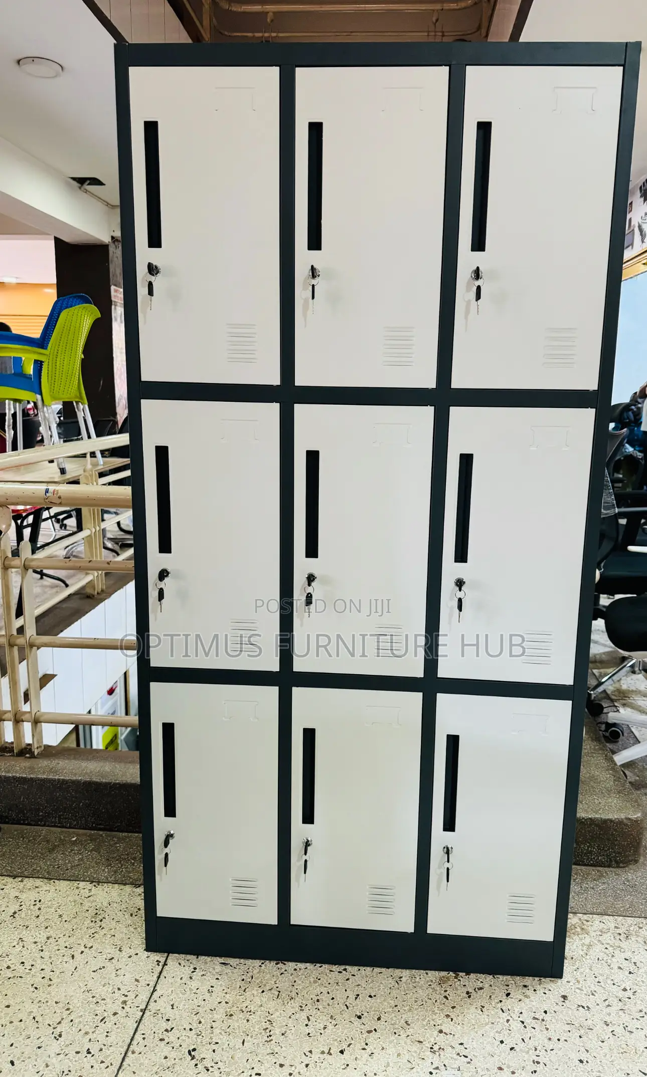 Locker (Metallic)