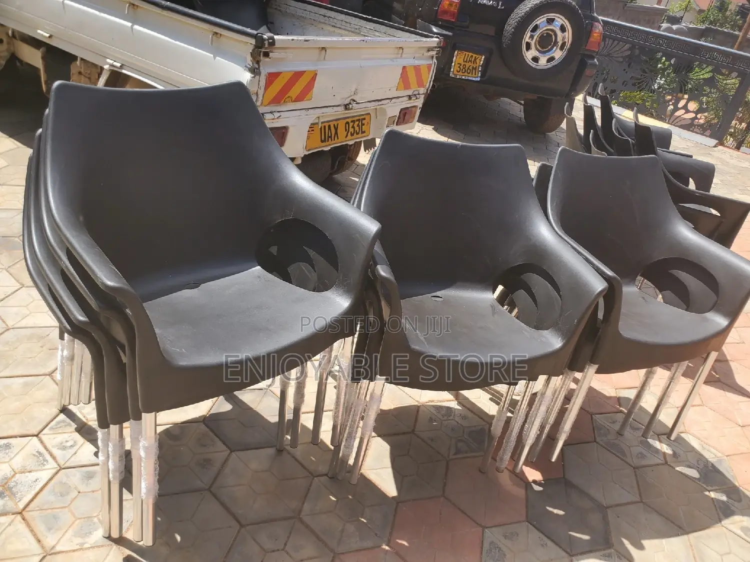 Plastic Chairs Plastic Chairs
