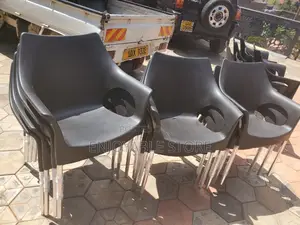 Plastic Chairs Plastic Chairs