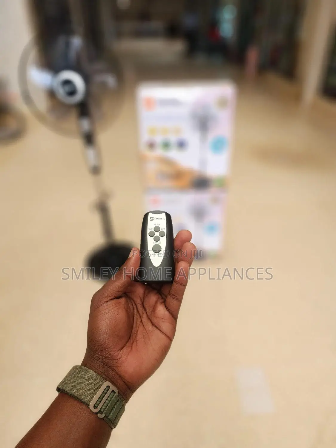 Sayona Stand Fan With a Remote Controller