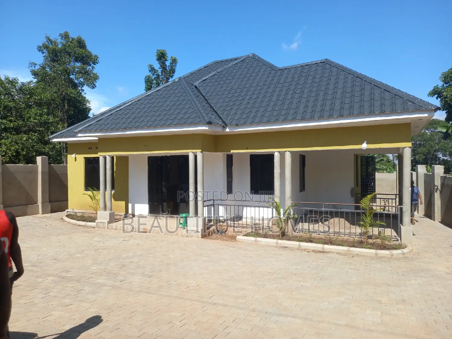 Furnished 4bdrm House in Kira for sale