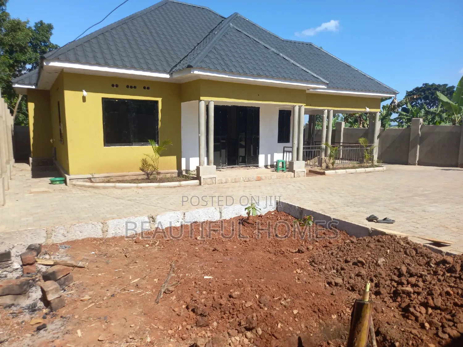 Furnished 4bdrm House in Kira for sale