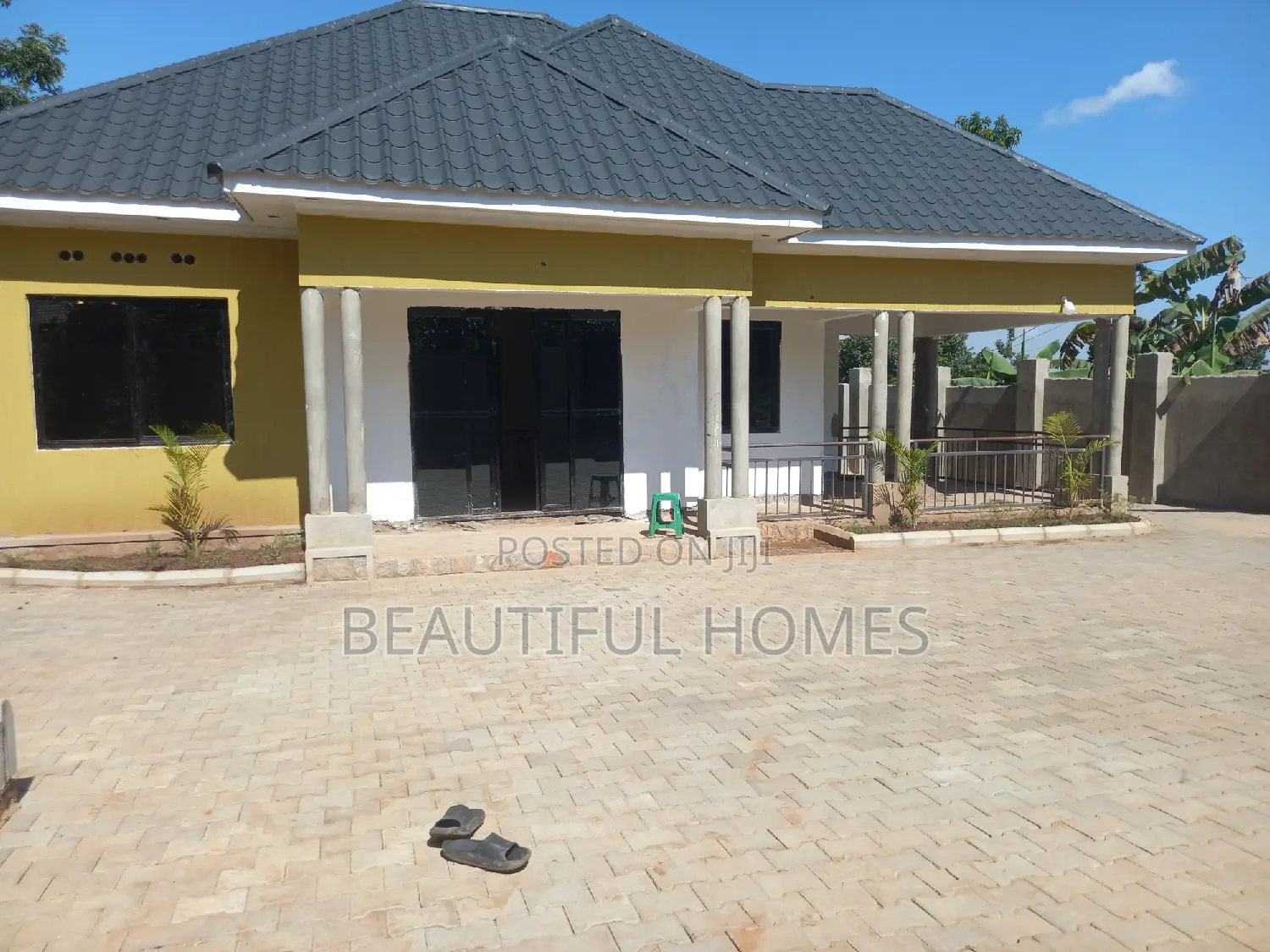 Furnished 4bdrm House in Kira for sale