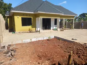 Furnished 4bdrm House in Kira for sale