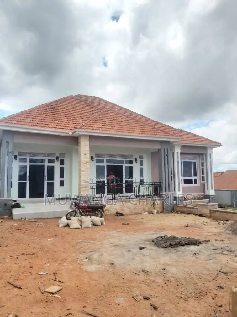 4bdrm Bungalow in Fs Properties Ltd, Kira for sale