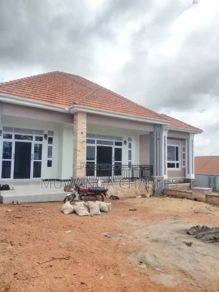 4bdrm Bungalow in Fs Properties Ltd, Kira for sale