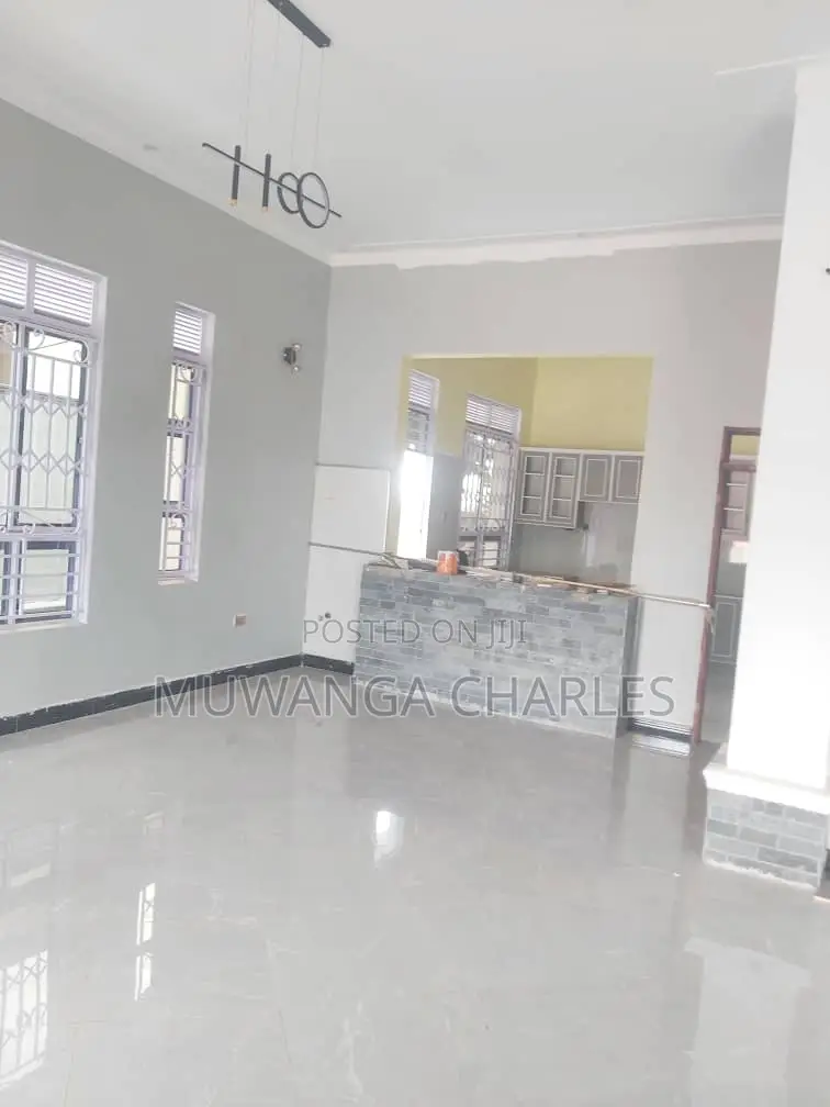 4bdrm Bungalow in Fs Properties Ltd, Kira for sale