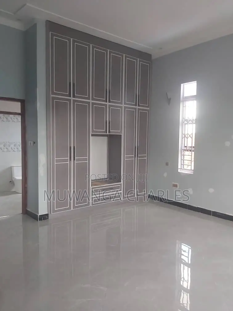 4bdrm Bungalow in Fs Properties Ltd, Kira for sale