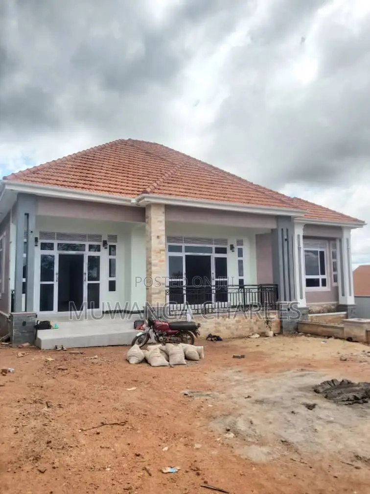 4bdrm Bungalow in Fs Properties Ltd, Kira for sale