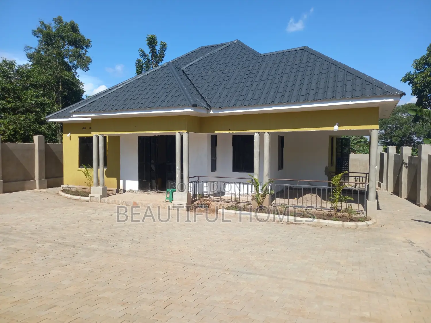 Furnished 4bdrm Bungalow in Kira for sale