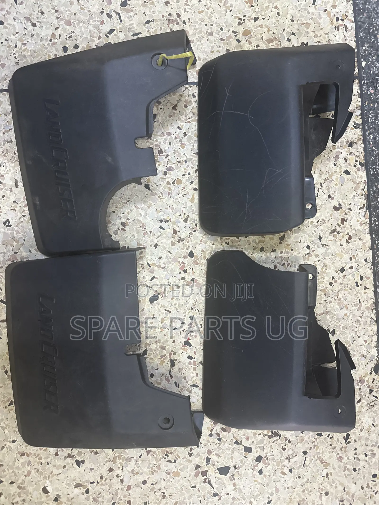 Landcruiser Hardtop Mudflaps for Car With Mouldings