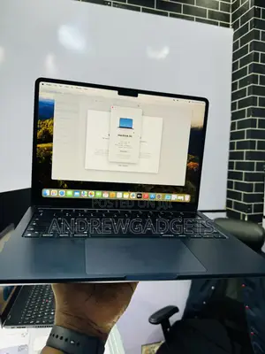 Laptop Apple MacBook Air 2022 M2 8GB Apple M2 SSD 256GB