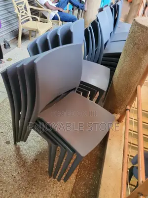 Plastic Chairs Plastic Chairs