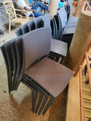 Plastic Chairs Plastic Chairs