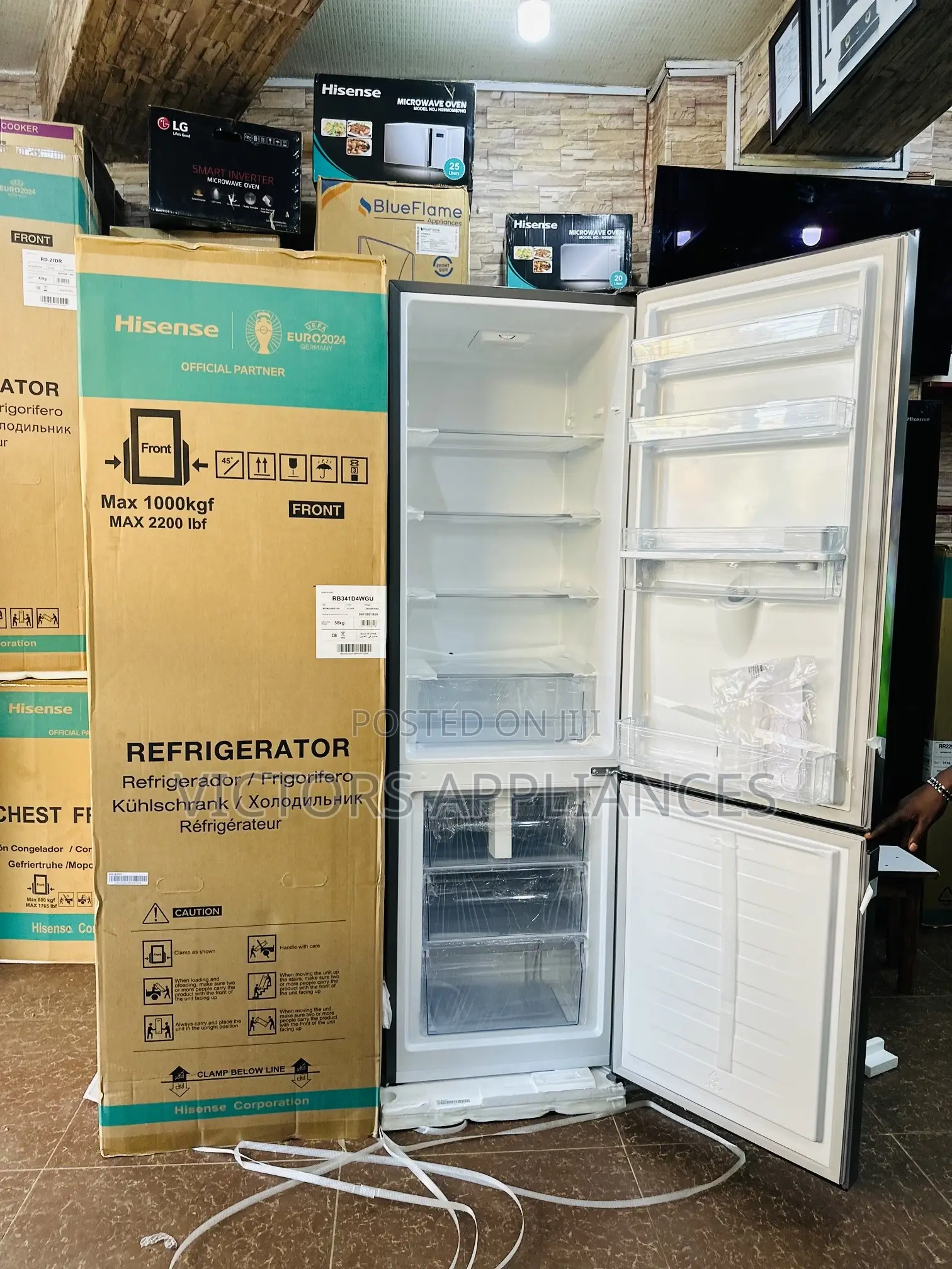 Hisense 341L Double Door Refrigerator With Water Dispenser A