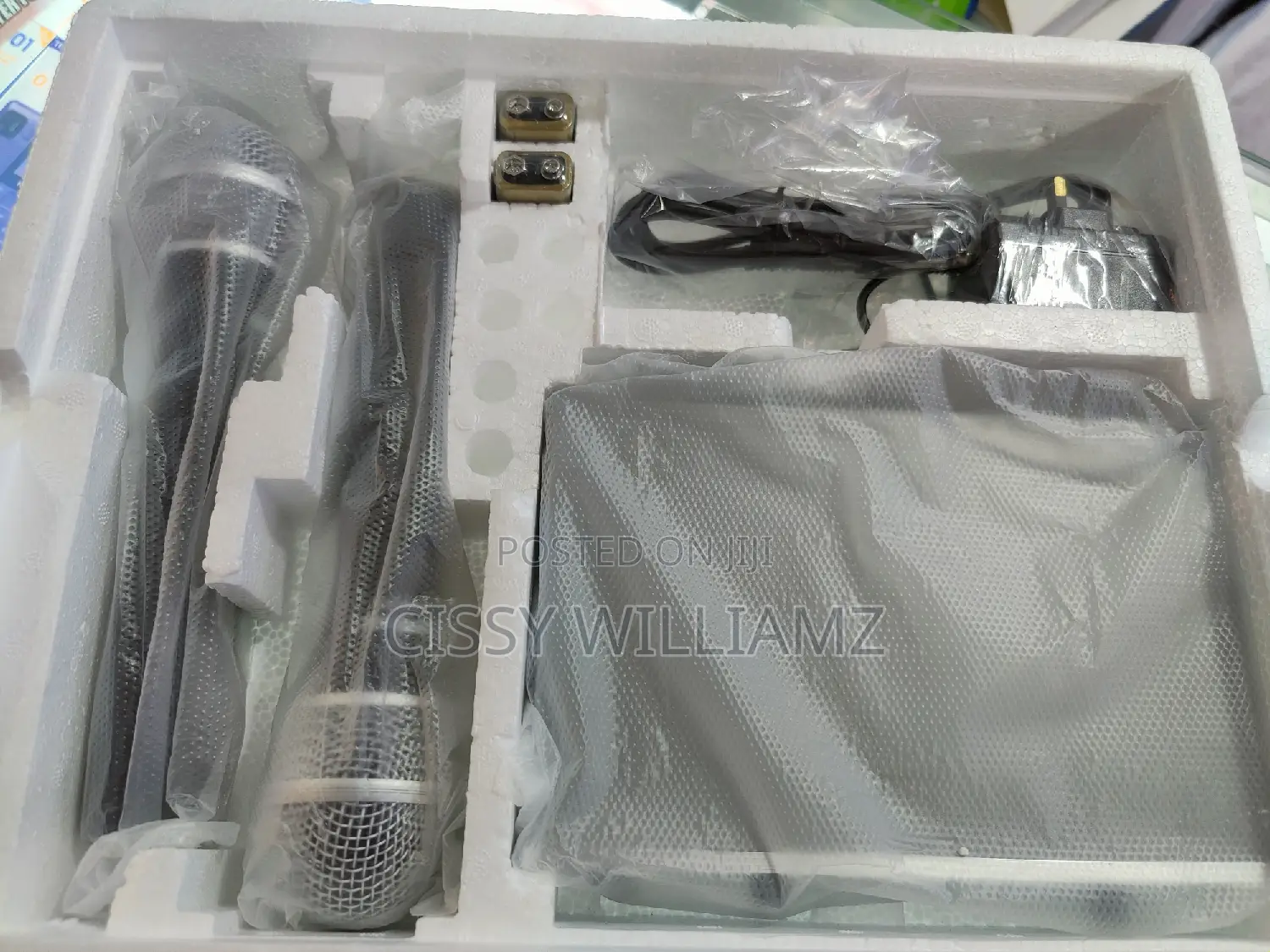 Max Dual Channel UHF Wireless Microphone/Wireless Microphone