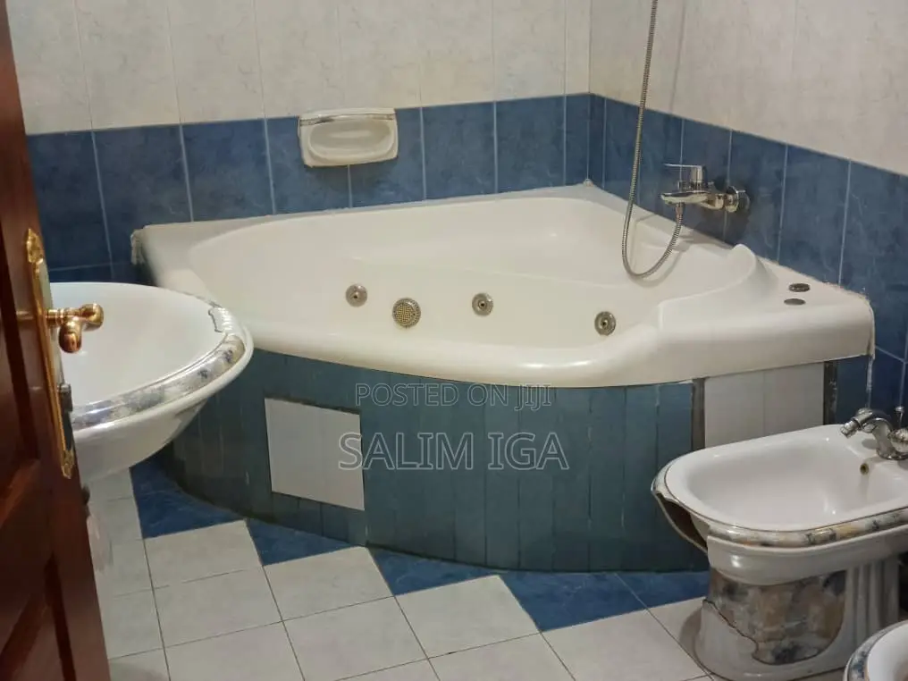 5bdrm Duplex in Kololo Property, Central Division for rent