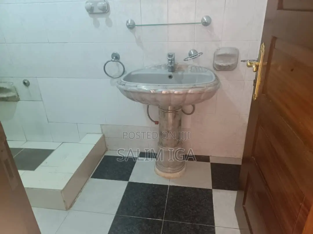 5bdrm Duplex in Kololo Property, Central Division for rent