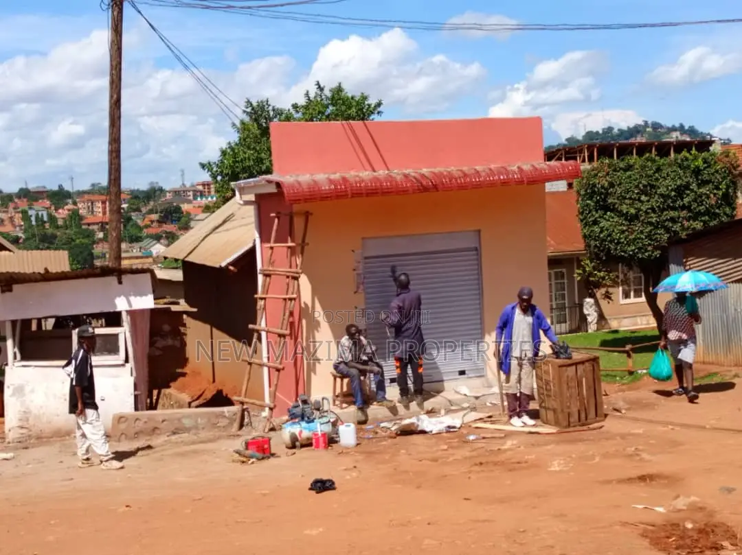 Verybusy One Commercial Single Shop Onforcedsale in Makindye