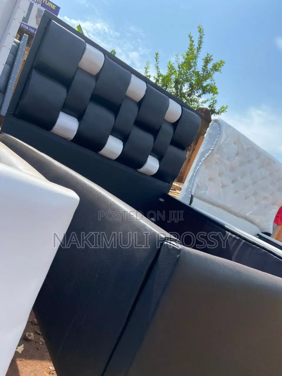 Black and White Leather 5by6 Bed R1