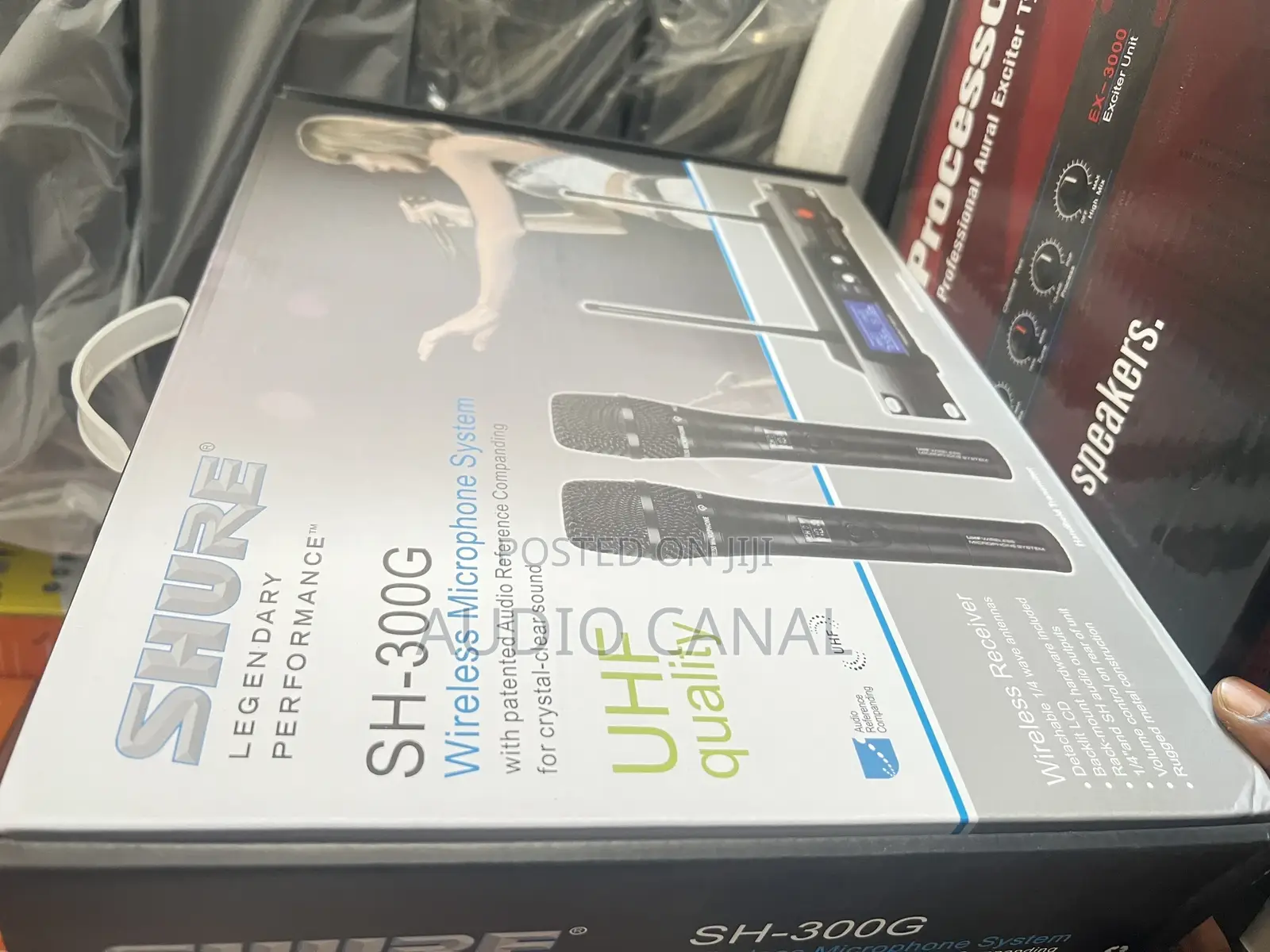 Shure UHR Quality Wireless Microphone