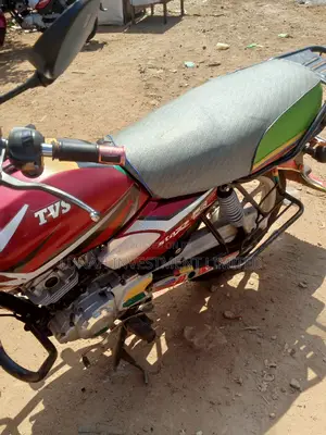TVS HLX 125 2023 Red