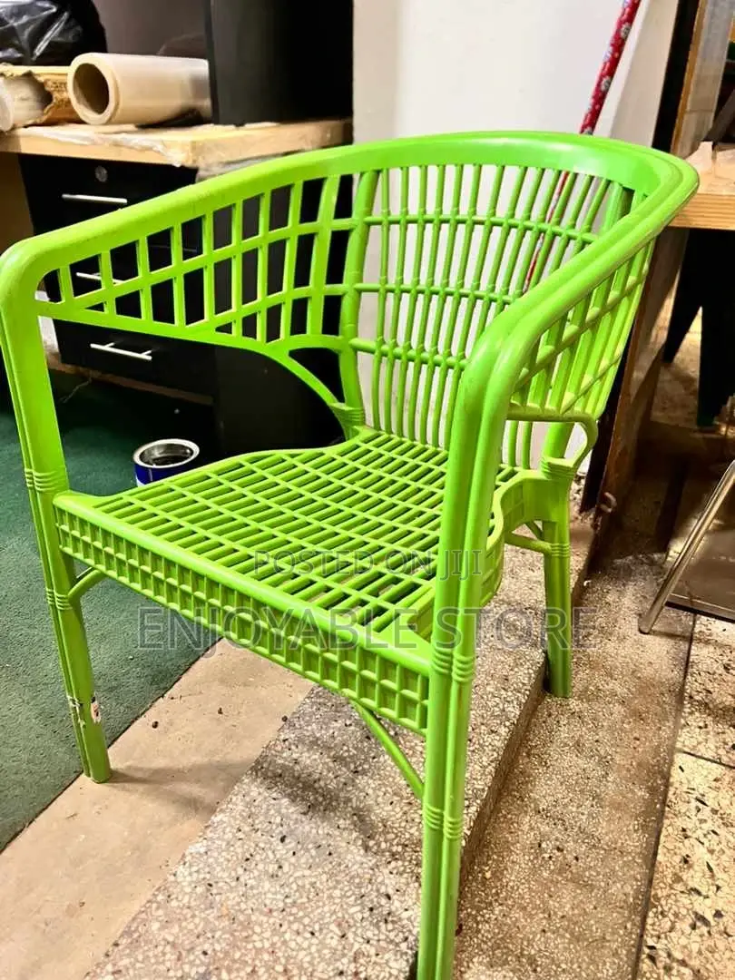 Plastic Chairs Plastic Chairs