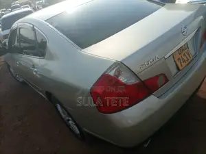 Nissan Fuga 2006 Silver