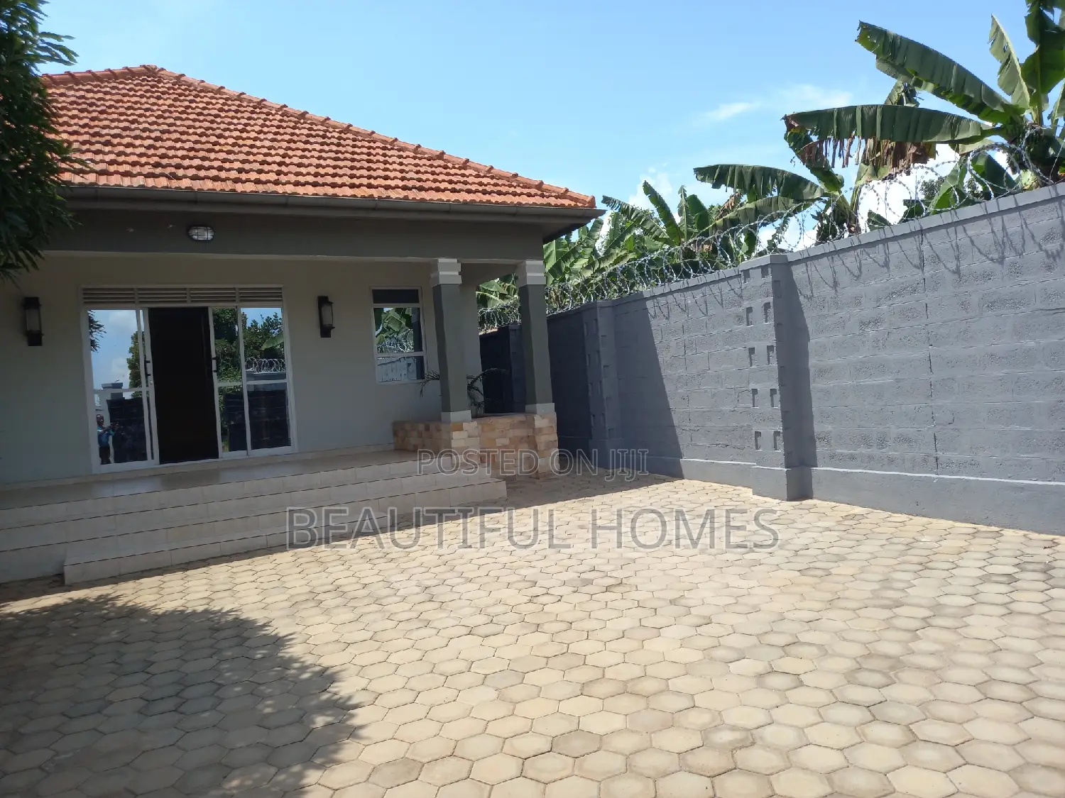 Furnished 4bdrm House in Kira for sale