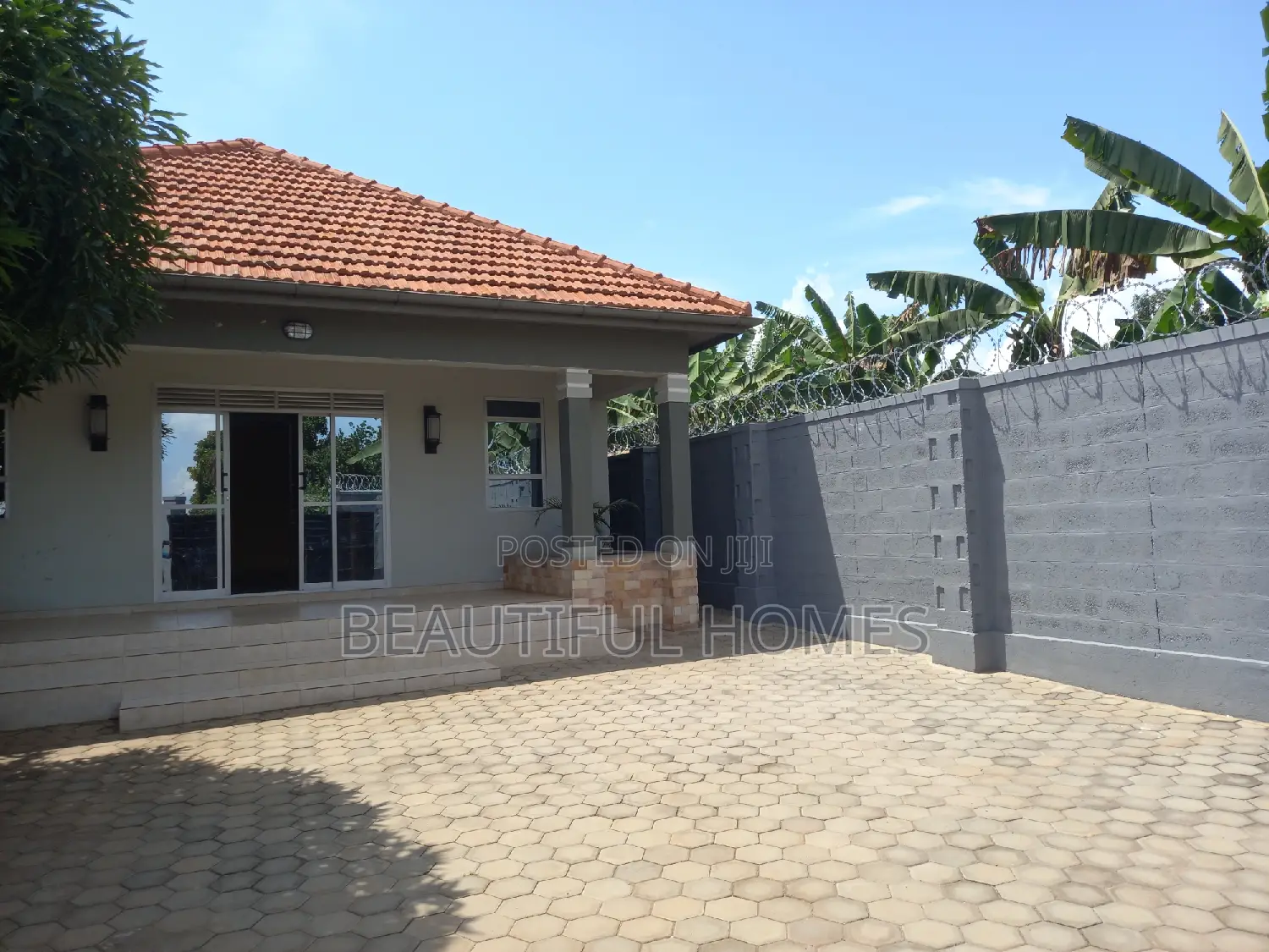 Furnished 4bdrm House in Kira for sale