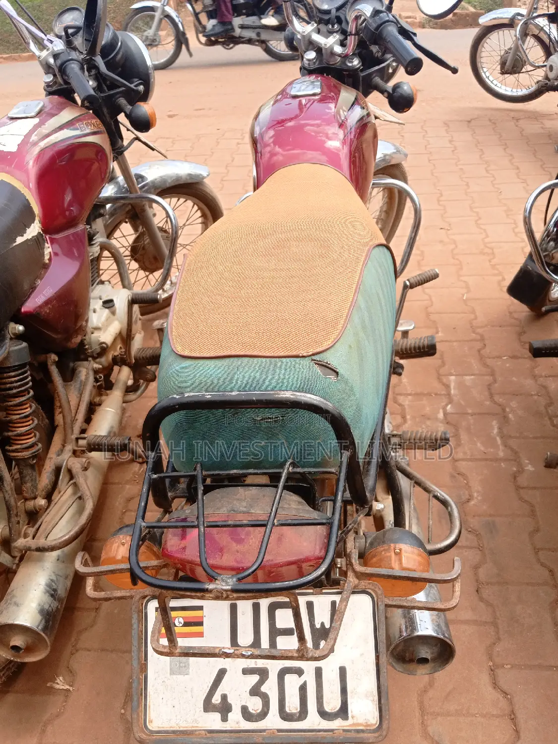 Bajaj Boxer 2023 Red