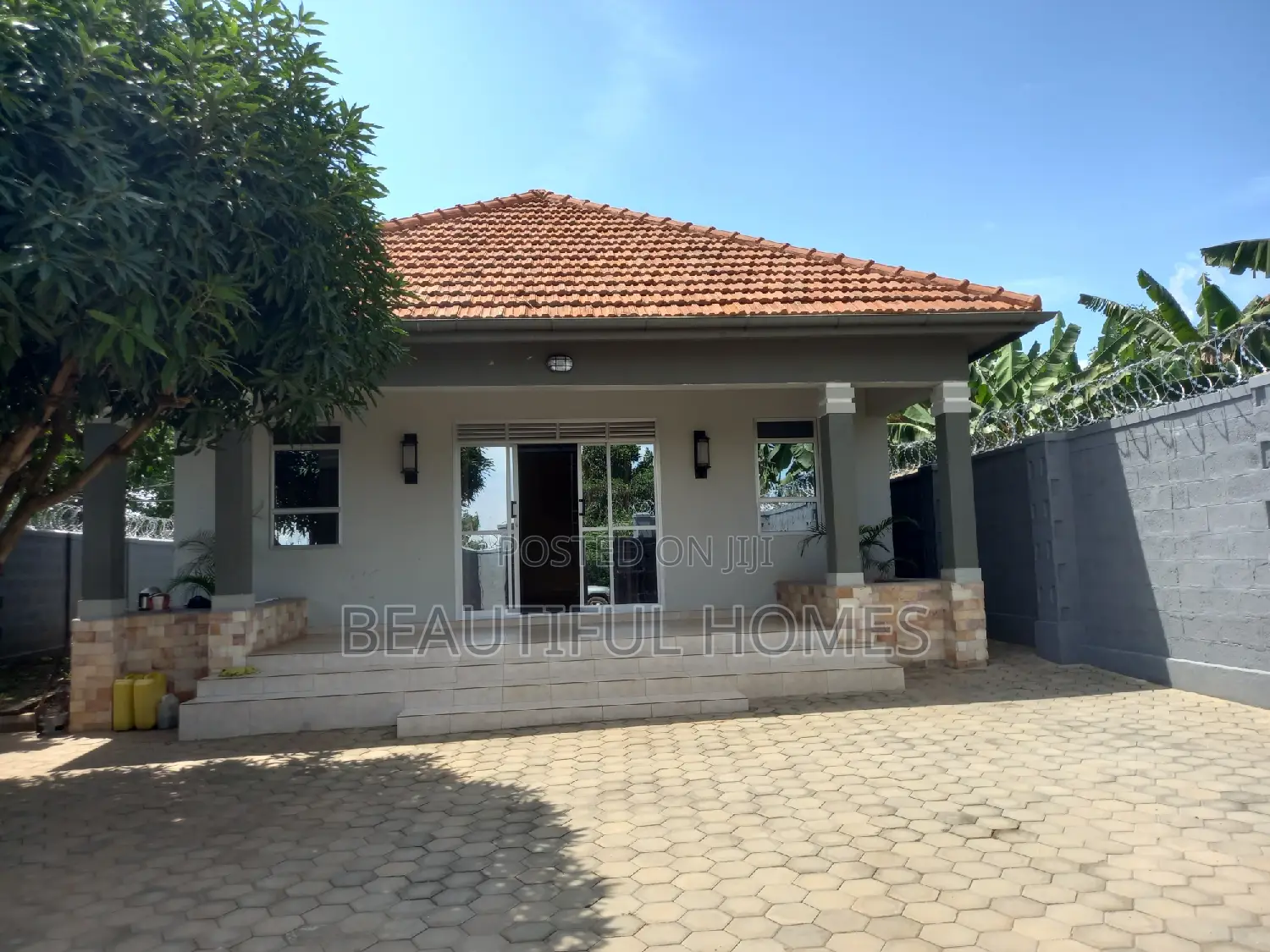 Furnished 4bdrm Bungalow in Kira for sale