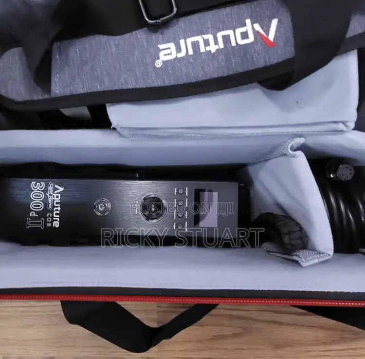 Aputure 300D II Led Video Light Daylight(V-Mount)