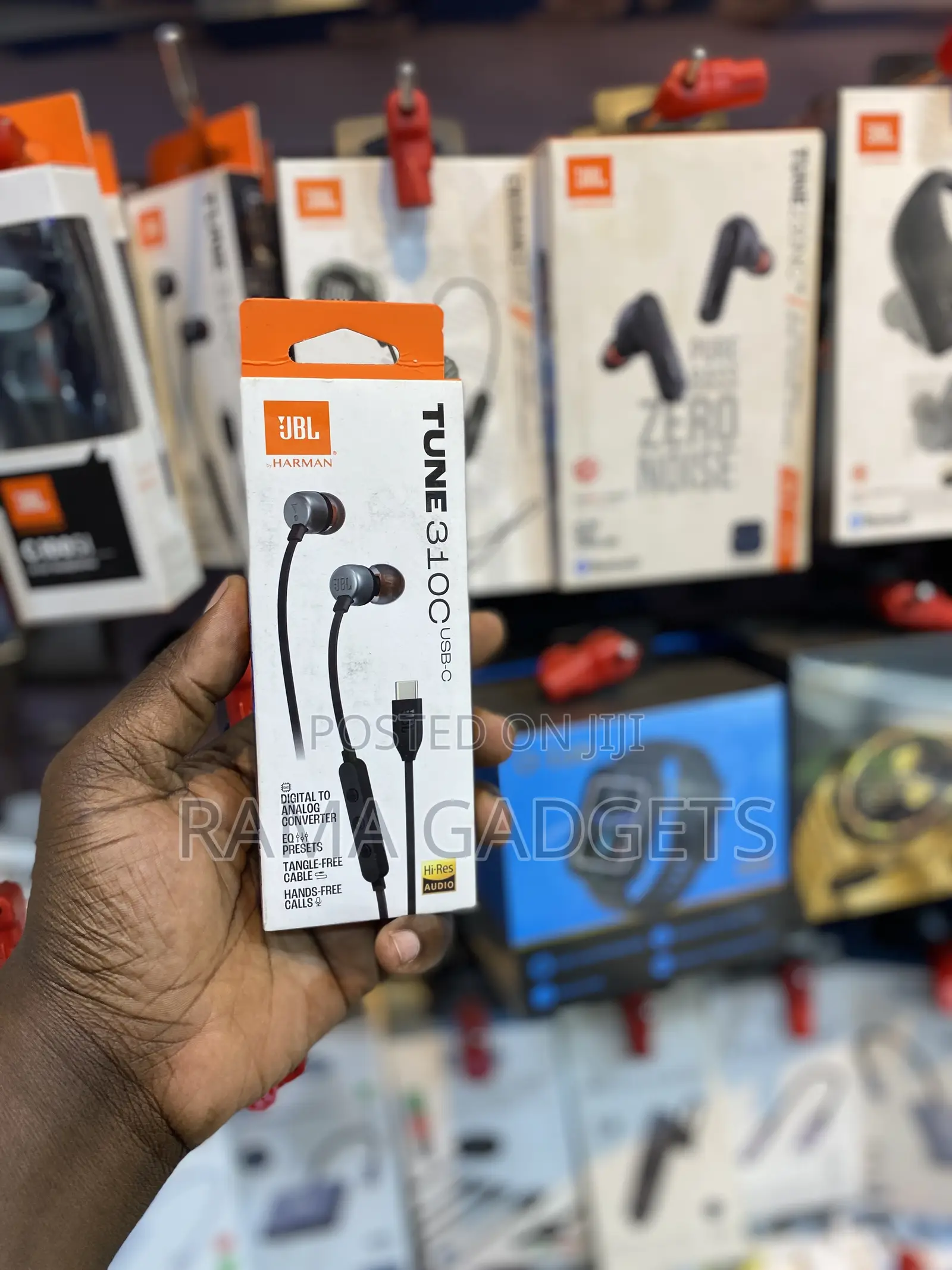 JBL Tune 310C - Wired Hi-Res in-Ear Headphones,