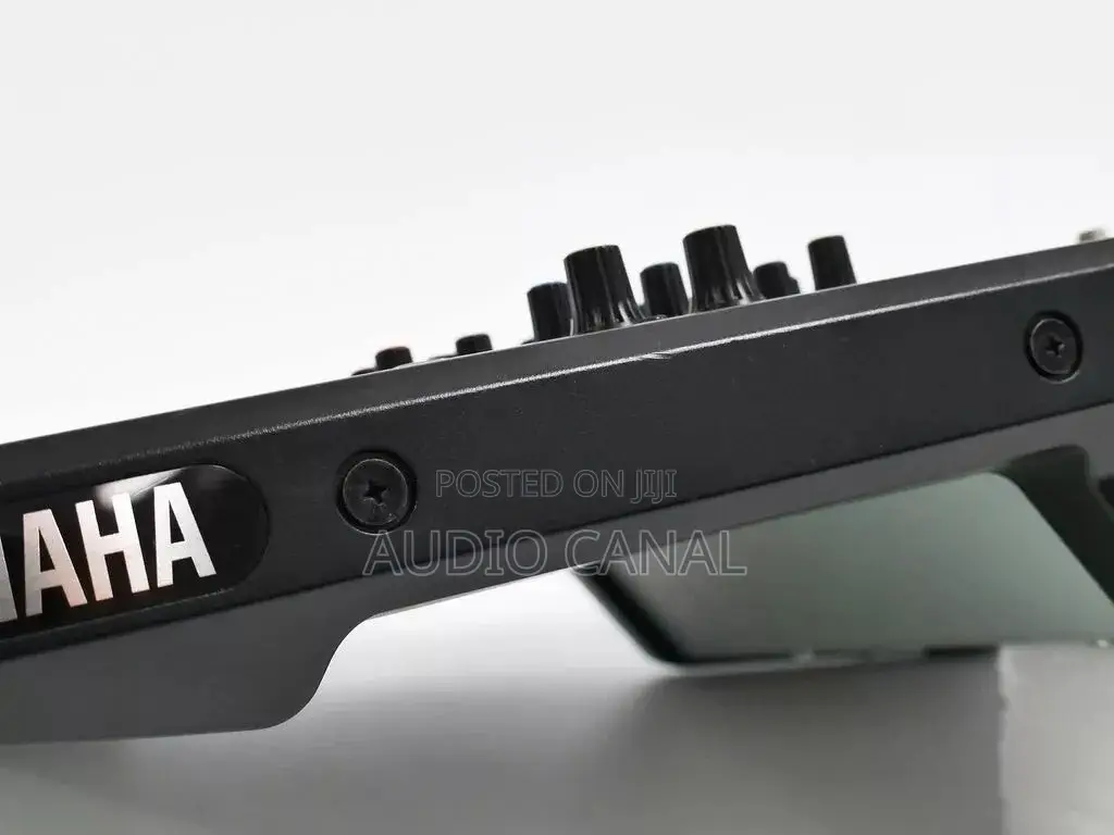 MG12XU Yamaha Mixer