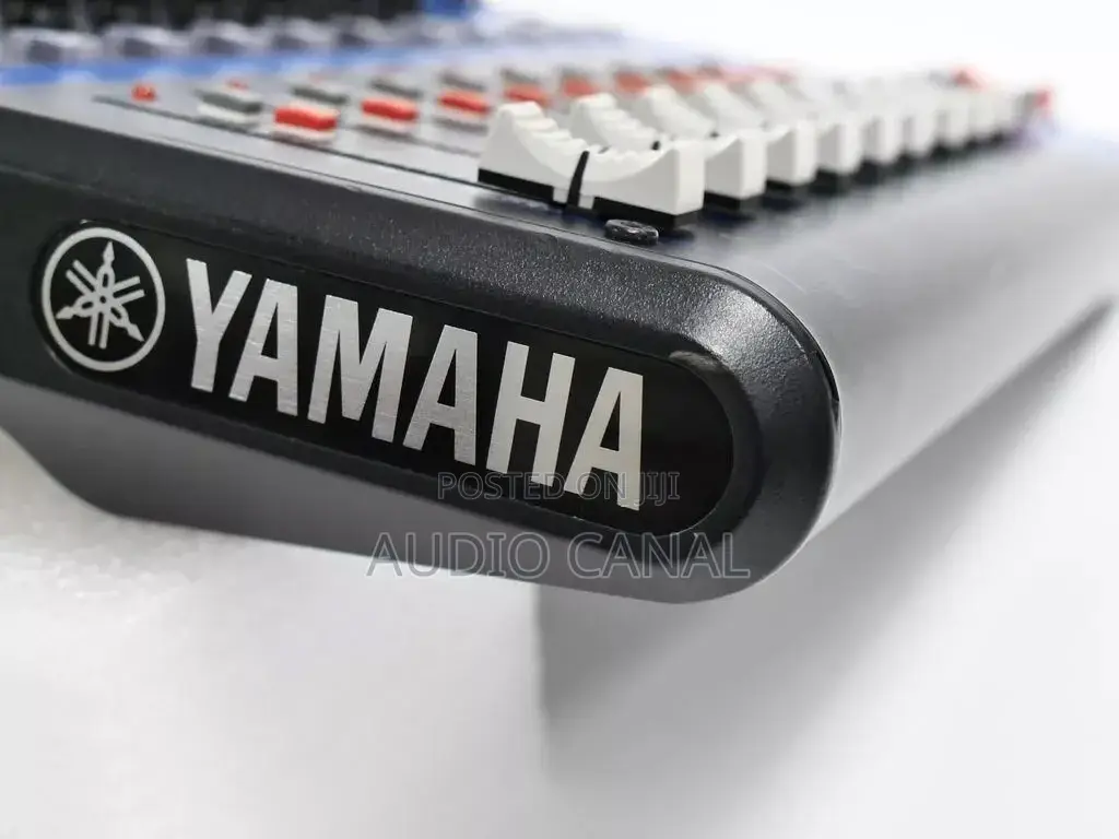 MG12XU Yamaha Mixer
