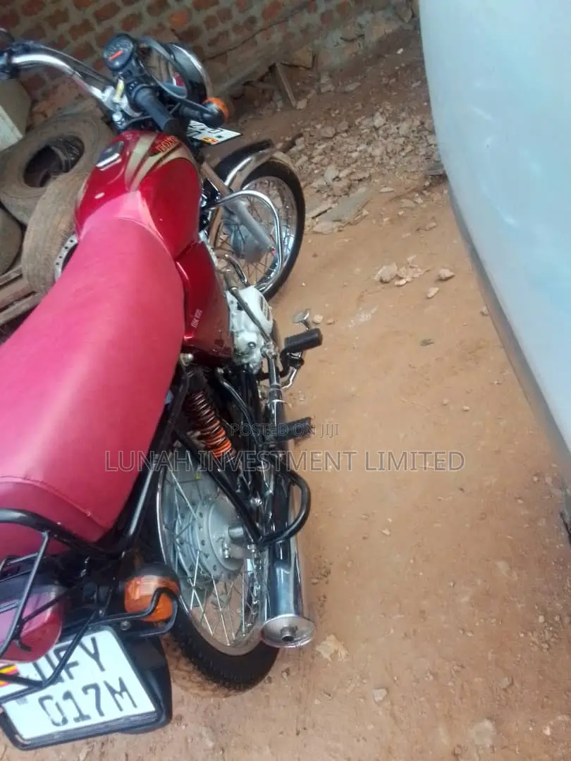 Bajaj Boxer 100 2024 Red
