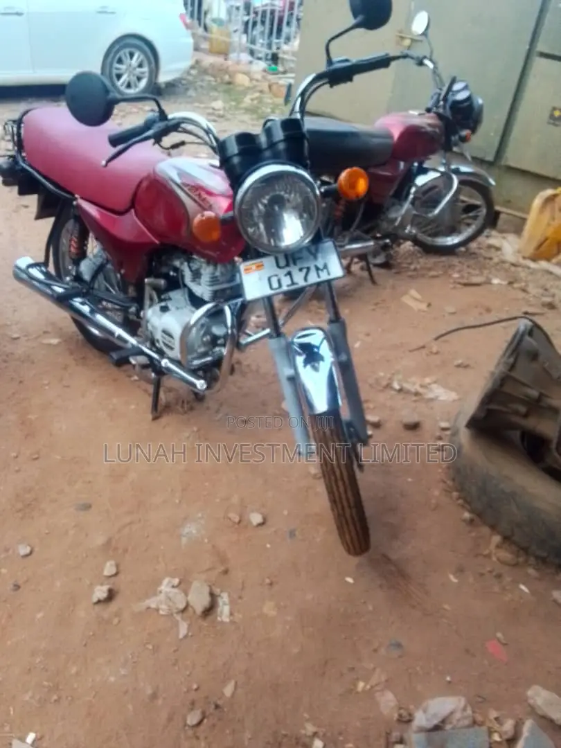 Bajaj Boxer 100 2024 Red